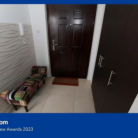 Blonde River Soter Apartment